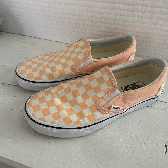 peach checkered vans